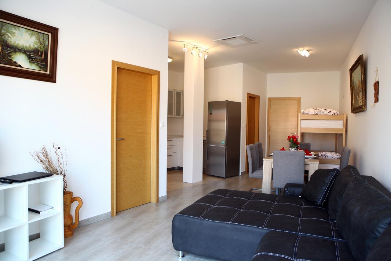 Charming San Simon Beach Apartment Jn Izola Esterno foto