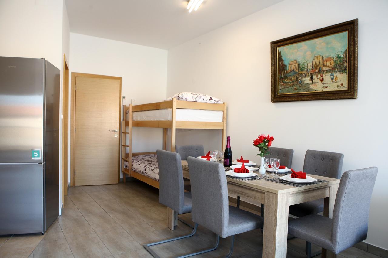 Charming San Simon Beach Apartment Jn Izola Esterno foto