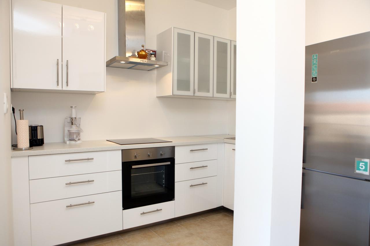 Charming San Simon Beach Apartment Jn Izola Esterno foto
